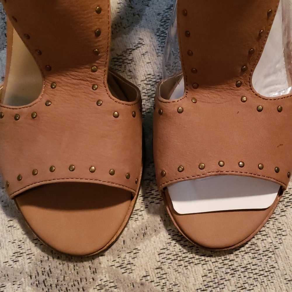 Brand new-Vince Camuto Sandals - Picture 5 of 8